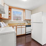 494 Adelaide Ave West, Kitchen