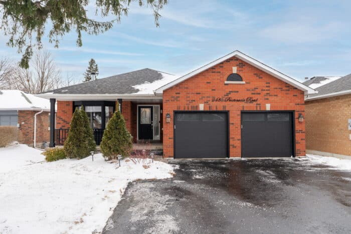 2486 Prestonvale Rd. Courtice Home For Sale Exterior Photo Of Front